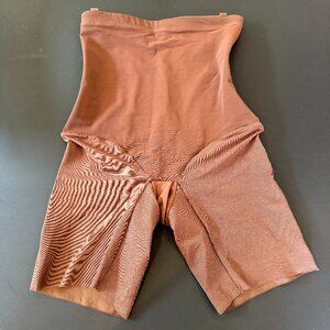 NWOT Honeylove SuperPower Girl Short Size L